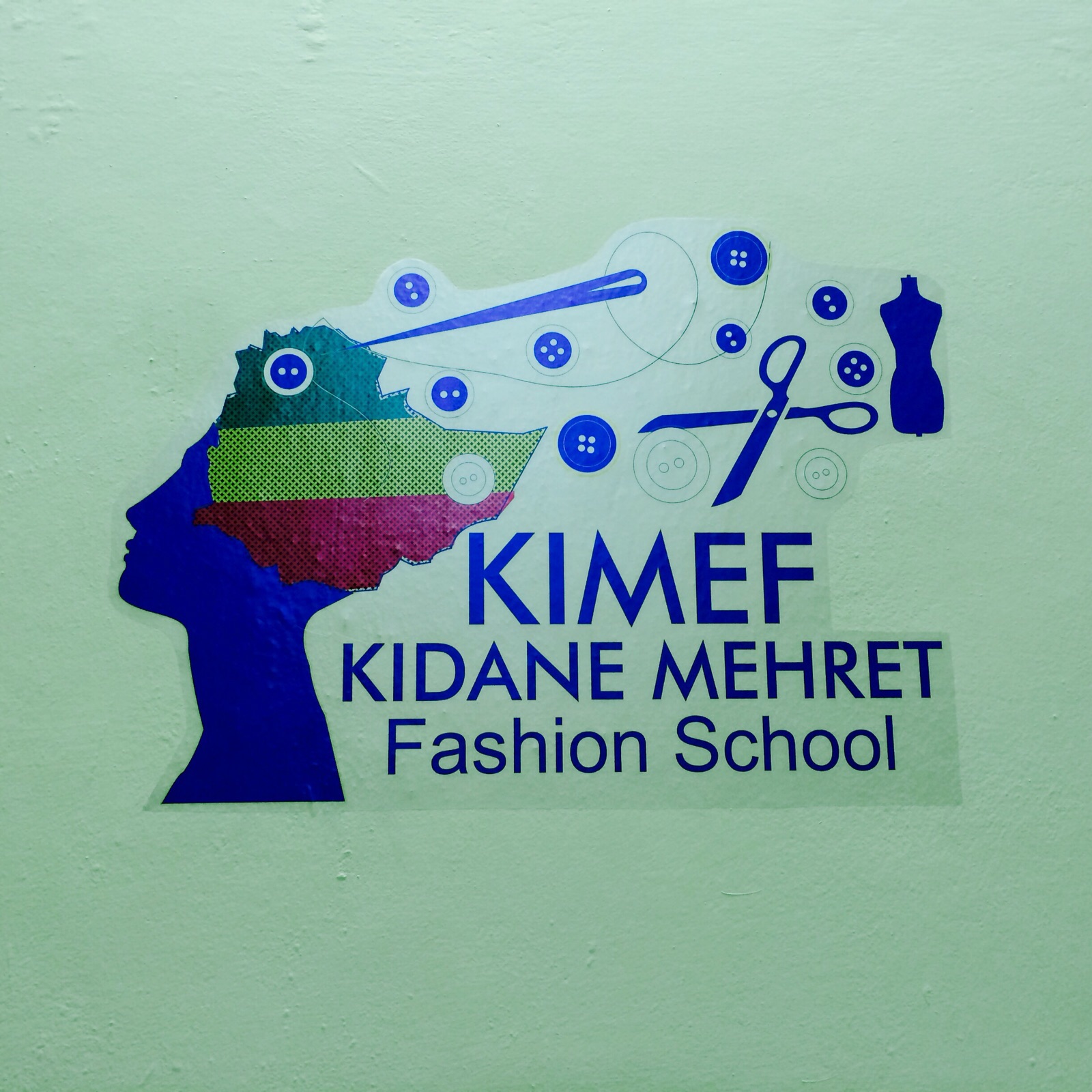 Il logo della scuola di moda